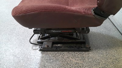 Lot 772 - TRUCK/TRACTOR ADJUSTABLE SUSPENSION SEAT