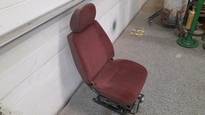 Lot 772 - TRUCK/TRACTOR ADJUSTABLE SUSPENSION SEAT