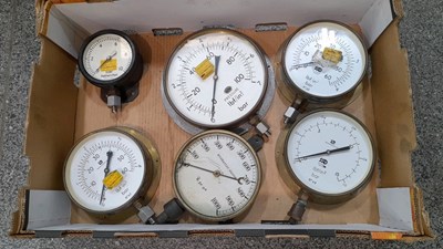 Lot 127 - BOX OF VARIOUS PRESSURE GAUGES