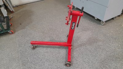 Lot 677 - CLARKE ENGINE STAND MODEL CES 500A 227KG