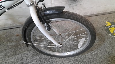 Lot 733 - STOW A BIKE FOLD AWAY BICYCLE FULLY SERVICED