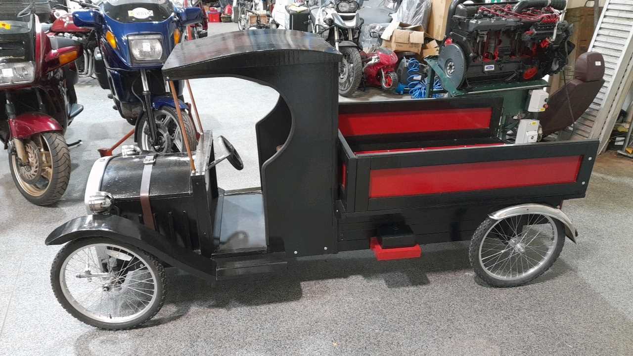 Lot 779 - WOODEN HAND-BUILT FORD MODEL T PICKUP, WITH WORKING LIGHTS