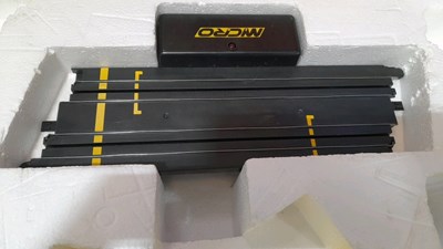 Lot 587 - MICRO SCALEXTRIC GRAND PRIX SET