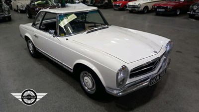 Lot 730 - 1967 MERCEDES 230 S