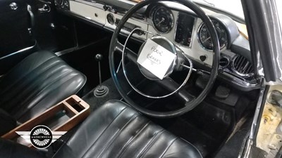 Lot 102 - 1967 MERCEDES 230 S