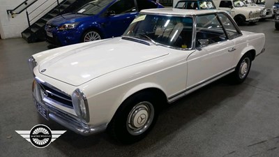 Lot 102 - 1967 MERCEDES 230 S