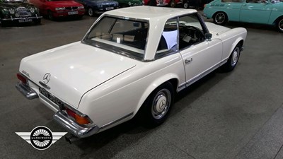 Lot 102 - 1967 MERCEDES 230 S