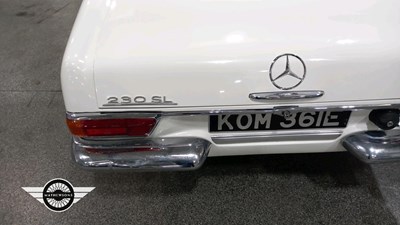 Lot 102 - 1967 MERCEDES 230 S