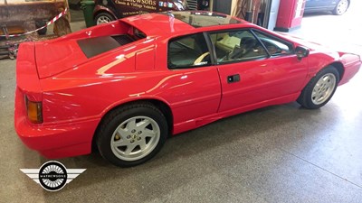 Lot 704 - 1990 LOTUS ESPRIT