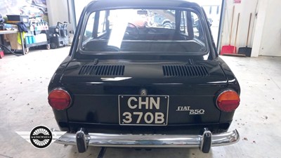 Lot 780 - 1964 FIAT 850 SALOON