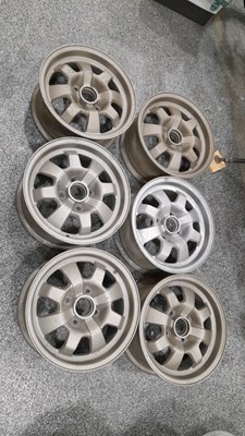 Lot 300 - 6 X PORSCHE 924/944 ALLOY WHEEL RIMS