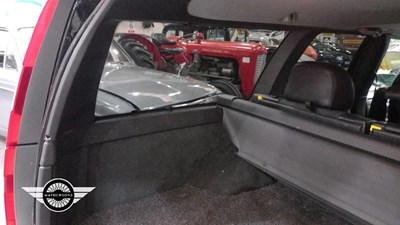 Lot 592 - 1999 VOLVO V70 R