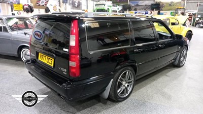 Lot 592 - 1999 VOLVO V70 R