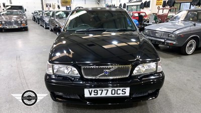 Lot 592 - 1999 VOLVO V70 R