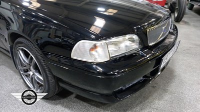 Lot 592 - 1999 VOLVO V70 R