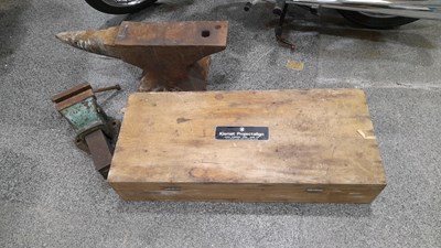 Lot 861 - LARGE ANVIL/ VICE & KISMET WHEEL ALIGNMENT TOOL