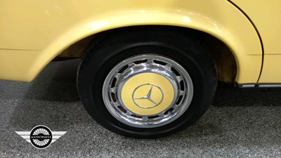 Lot 656 - 1977 MERCEDES 250 AUTO