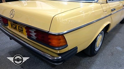 Lot 656 - 1977 MERCEDES 250 AUTO