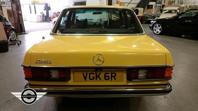 Lot 656 - 1977 MERCEDES 250 AUTO