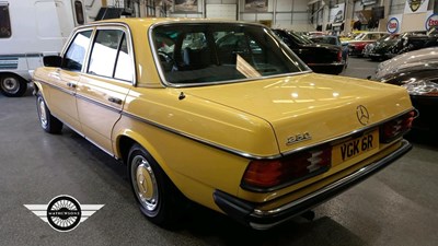 Lot 656 - 1977 MERCEDES 250 AUTO