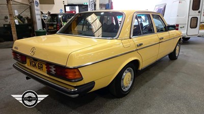 Lot 656 - 1977 MERCEDES 250 AUTO