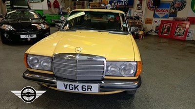 Lot 656 - 1977 MERCEDES 250 AUTO