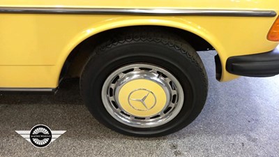 Lot 656 - 1977 MERCEDES 250 AUTO