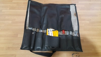 Lot 707 - ORIGINAL PORSCHE 911 SC TOOL KIT
