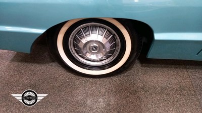 Lot 682 - 1964 FORD THUNDERBIRD