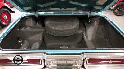 Lot 682 - 1964 FORD THUNDERBIRD