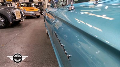 Lot 682 - 1964 FORD THUNDERBIRD