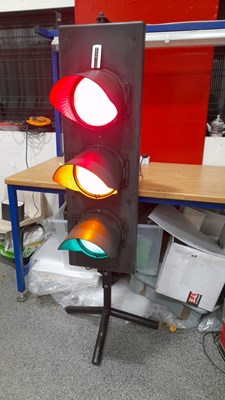 Lot 687 - TRAFFIC LIGHTS ON STAND WITH REMOTE CONTROL