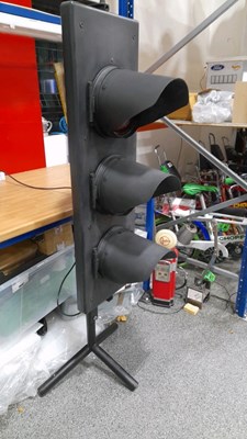 Lot 687 - TRAFFIC LIGHTS ON STAND WITH REMOTE CONTROL