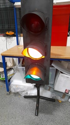 Lot 687 - TRAFFIC LIGHTS ON STAND WITH REMOTE CONTROL