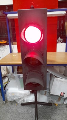 Lot 687 - TRAFFIC LIGHTS ON STAND WITH REMOTE CONTROL