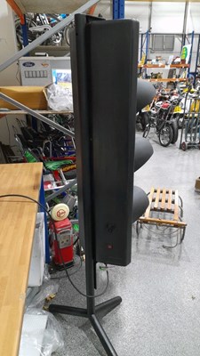Lot 687 - TRAFFIC LIGHTS ON STAND WITH REMOTE CONTROL