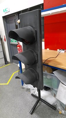Lot 687 - TRAFFIC LIGHTS ON STAND WITH REMOTE CONTROL
