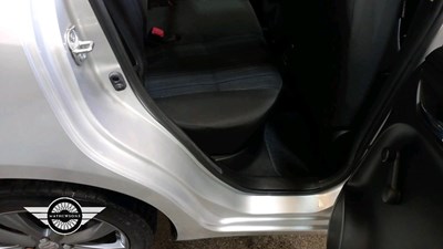 Lot 690 - 2014 SUZUKI SWIFT SZ3 4X4