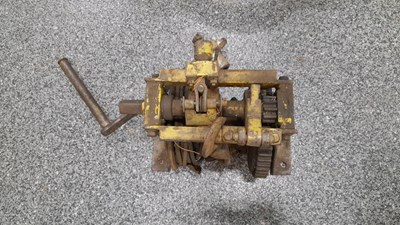 Lot 837 - OLD HEAVY DUTY RECOVERY TRAILER WINCH WITH HANDLE