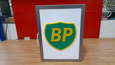 Lot 823 - BP LIGHT UP SIGN 16" X 12"