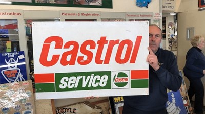 Lot 552 - CASTROL SERVICE TIN SIGN