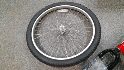 Lot 513 - NEW BOXED SNAP ON MOUNTAIN BIKE