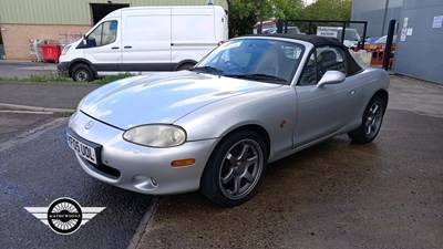 Lot 54 - 2005 MAZDA MX-5 S-VT SPORT