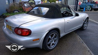 Lot 54 - 2005 MAZDA MX-5 S-VT SPORT