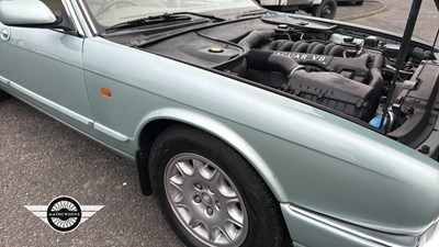 Lot 762 - 1999 JAGUAR SOVEREIGN V8 AUTO