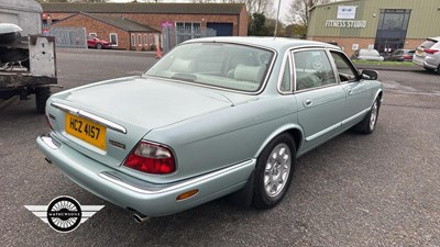 Lot 762 - 1999 JAGUAR SOVEREIGN V8 AUTO