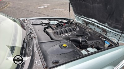 Lot 762 - 1999 JAGUAR SOVEREIGN V8 AUTO