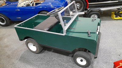 Lot 312 - SCALE MODEL LAND ROVER ( LAWN- ROVER )