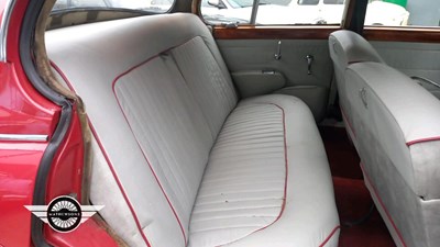 Lot 538 - 1962 JAGUAR 2.4/240