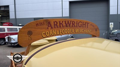 Lot 192 - 1954 MORRIS PICK-UP